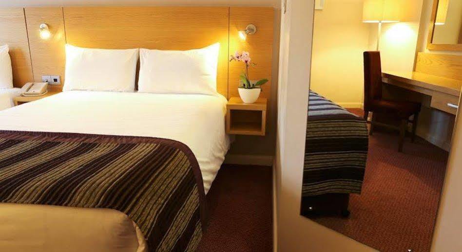 Hotel Leonardo - Formerly Jurys 4*